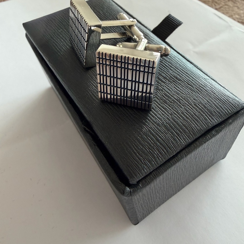 Link Silver and Black Cuff Links